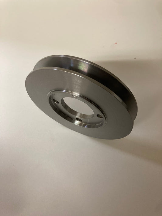 Remskiva fast till nya 4-taktsmotorn